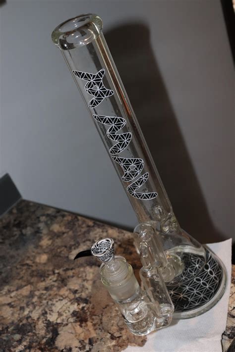 A long piece glass that serves as a connector between the bowl and the body of a bong or water pipe. . Mothership seed of life downstem